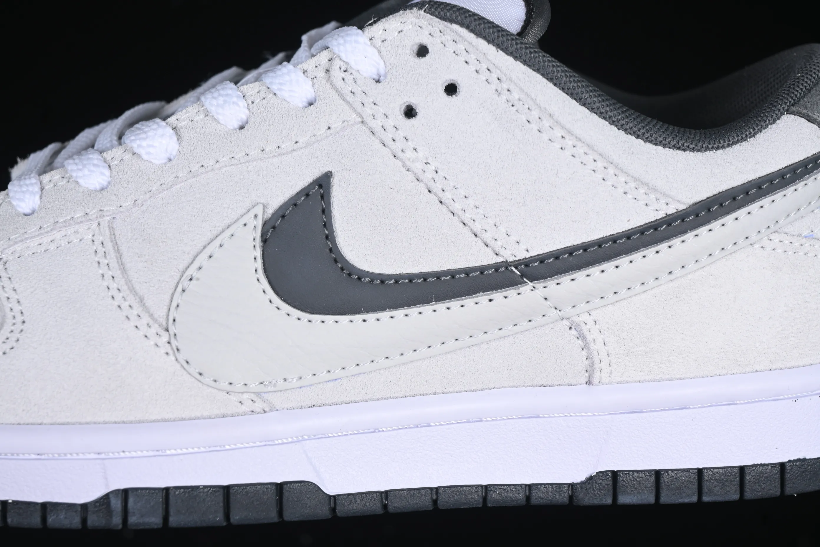 All categories Nk SB Dunk series Nk SB Dunk Low low-top sneakers Nk Dunk Low 85 double hook series white gray SB low-top sports and leisure sneakers HV1800-101